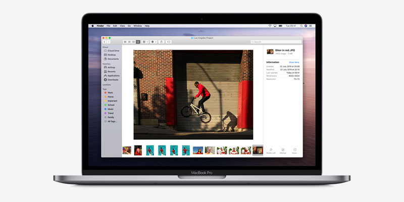 MacBook Pro with Finder-app open