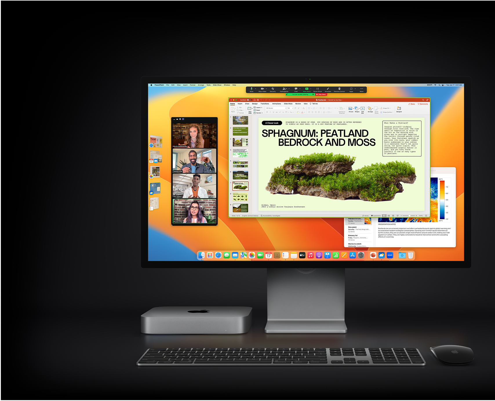 Mac mini med Magic Mouse, Magic Keyboard og Studio Display som viser en Microsoft PowerPoint-presentasjon som deles i et Zoom-møte, med Notater-appen i bakgrunnen.